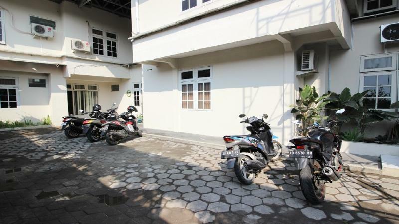 Reddoorz Plus Near Keraton Yogyakarta 2 エクステリア 写真