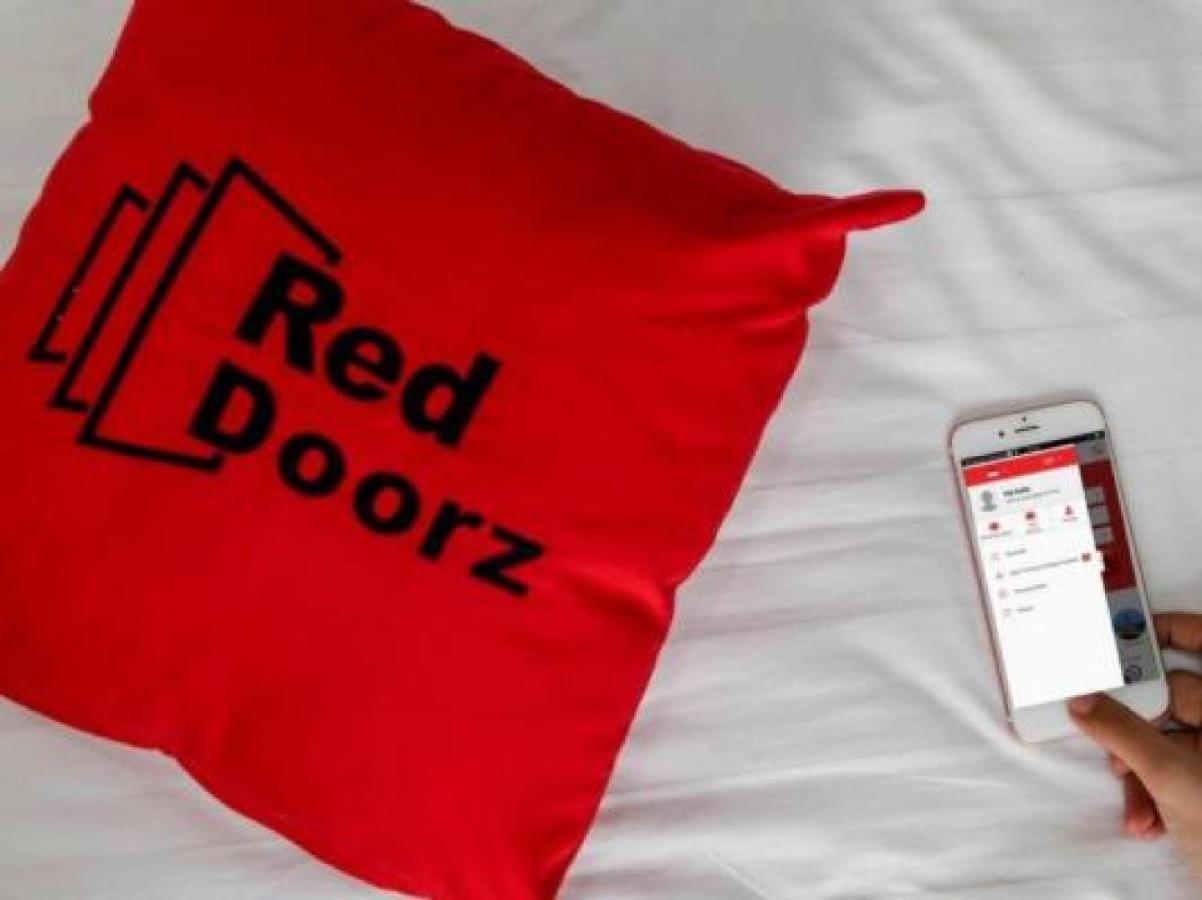 ホテル Reddoorz Plus Near Keraton Yogyakarta 2 エクステリア 写真